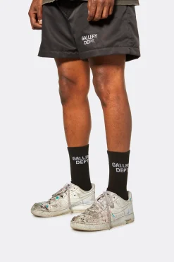CLEAN BLACK SOCKS